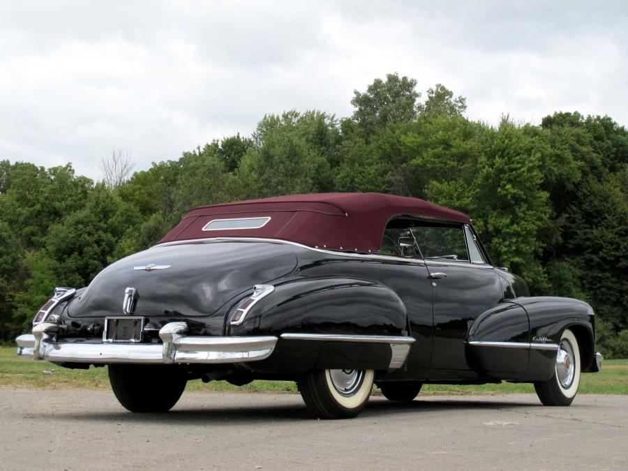  Cadillac Series 62 Convertible 1947 года  (фото 4 из 31)